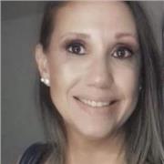 Professora em construção junto aos alunos em processos de desenvolvimento da educação especial